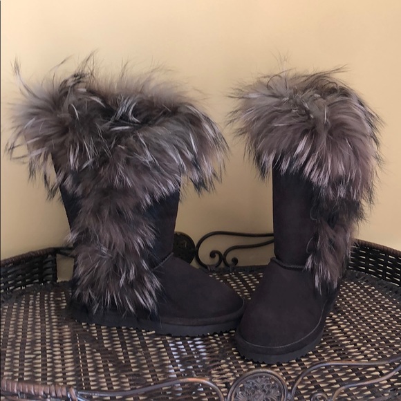 BearPaw Shoes - BearPaw real coyote fur toggle boot